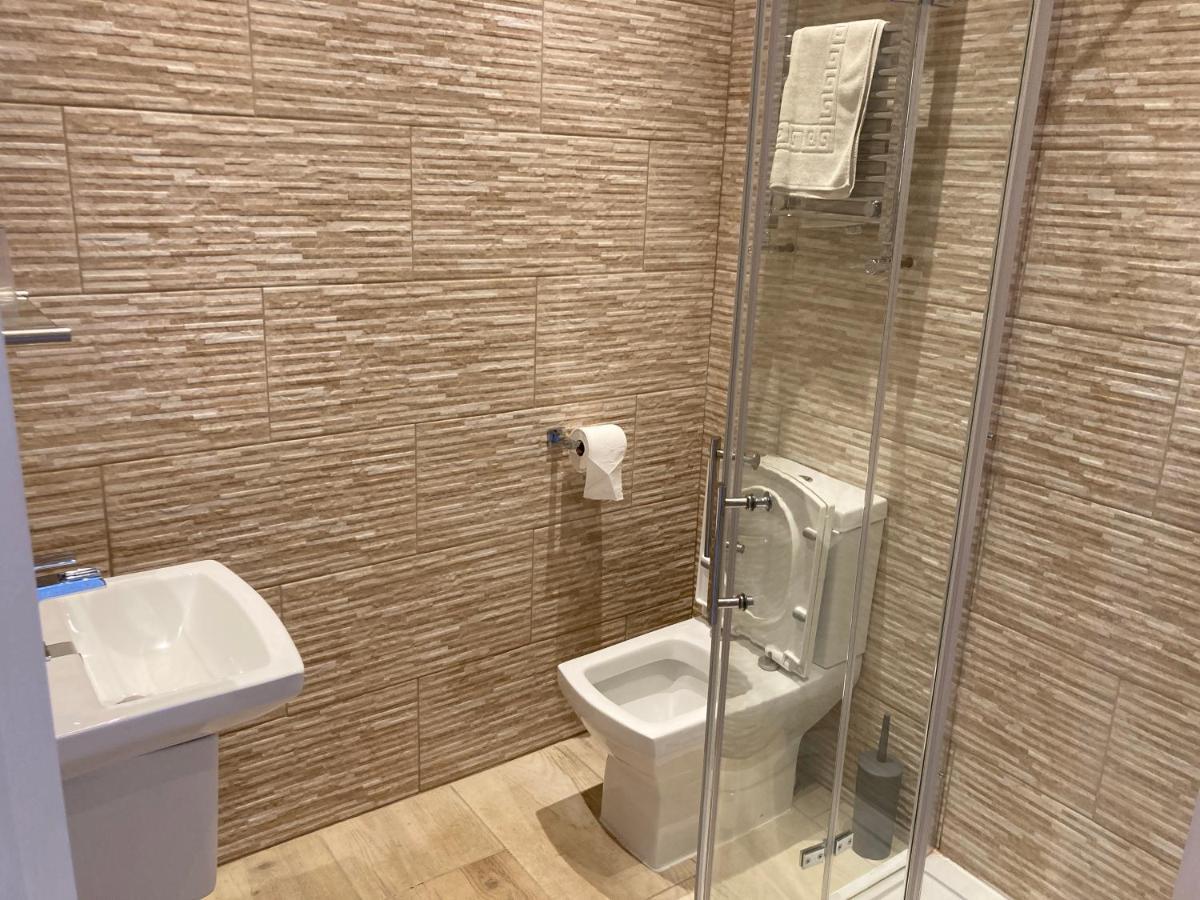 Wicks At 26 Hotel Sandown Exterior photo